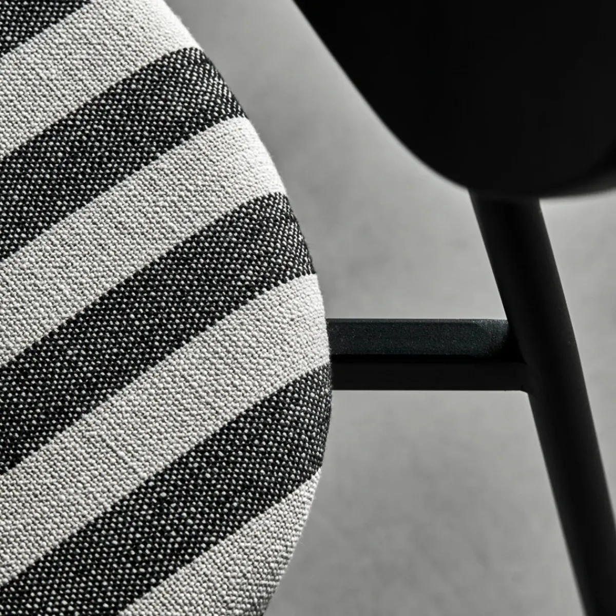 House Doctor Essstühle|Essstühle|Chairs, HDMust, Schwarz/Off-Weiß